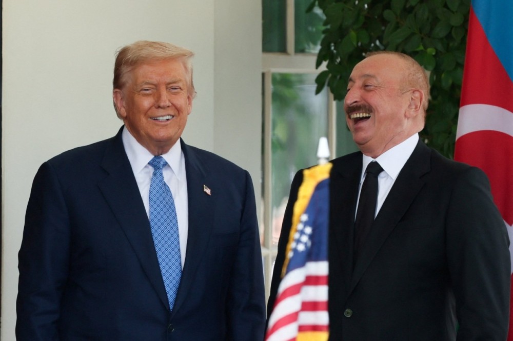 Trampdan İlham Əliyevə səmimi qarşılama -FOTOLAR